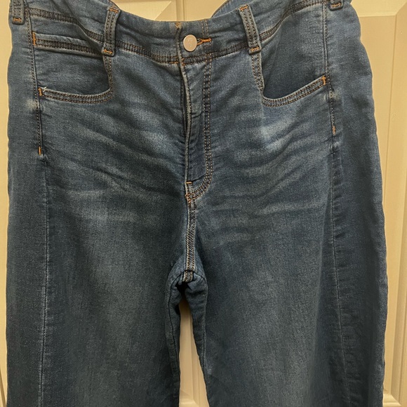 Adi Knit Mid-rise Flare Jeans in Medium Blue Wash by Pilcro - Picture 5 of 11